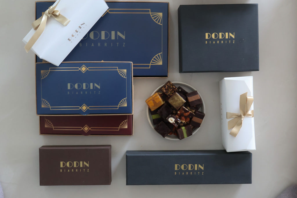 ASSORTIMENT CARAMELS ET CHOCOLAT - BOITE PRESTIGE