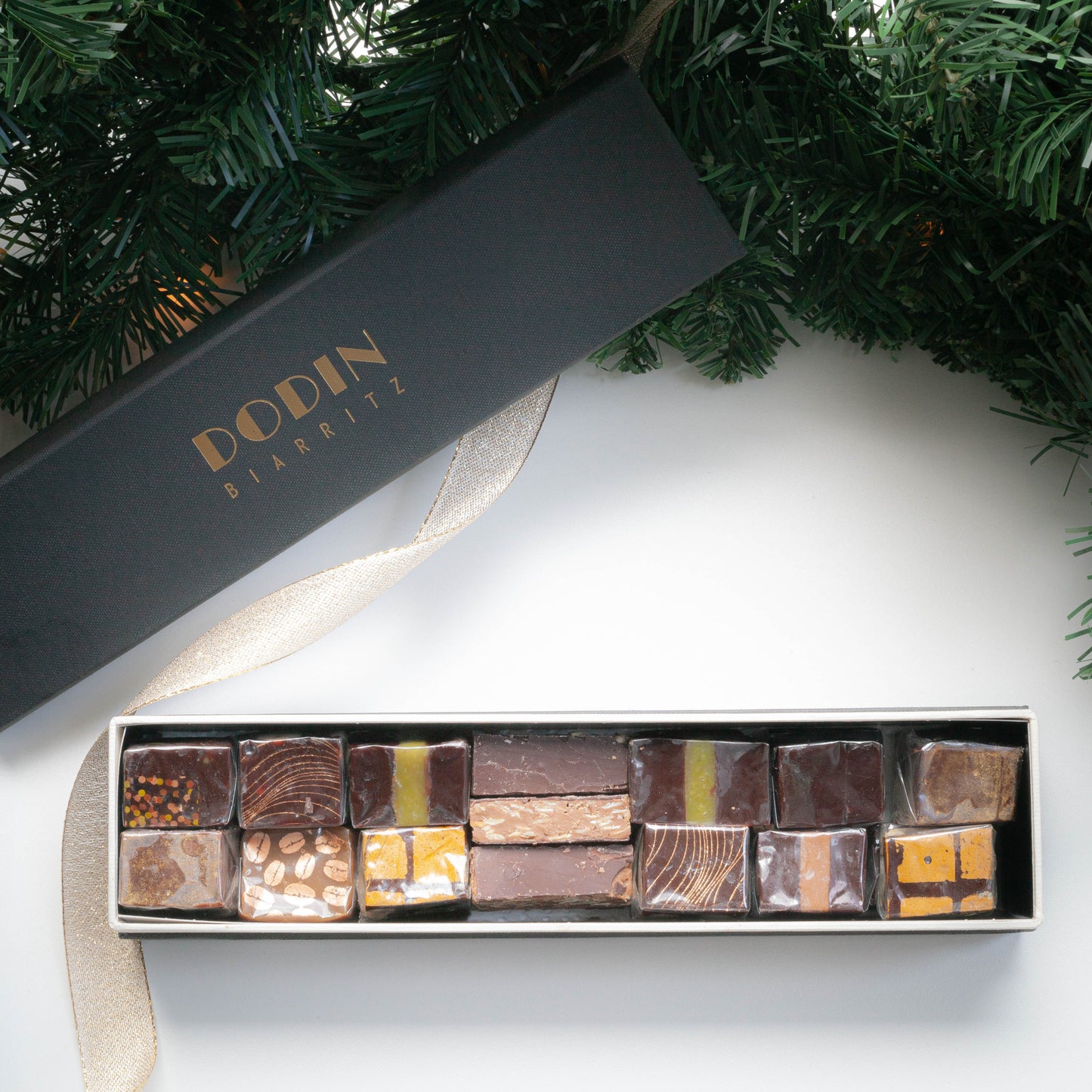 ASSORTIMENT CARAMELS ET CHOCOLAT - BOITE PRESTIGE