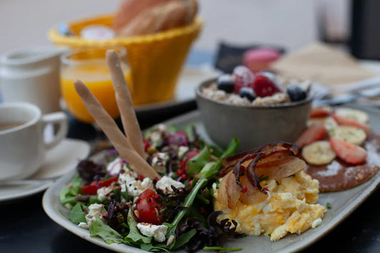 Brunch avec vue à Biarritz : une parenthèse gourmande face aux surfeurs de la Grande Plage