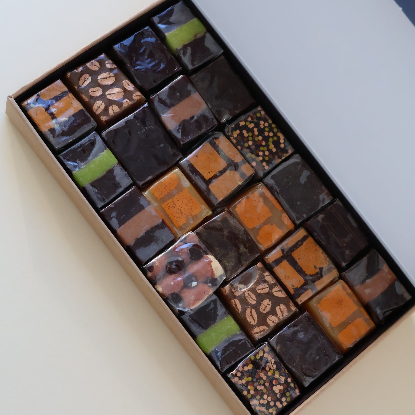 ASSORTIMENT DE CARAMELS - BOÎTE ART DÉCO